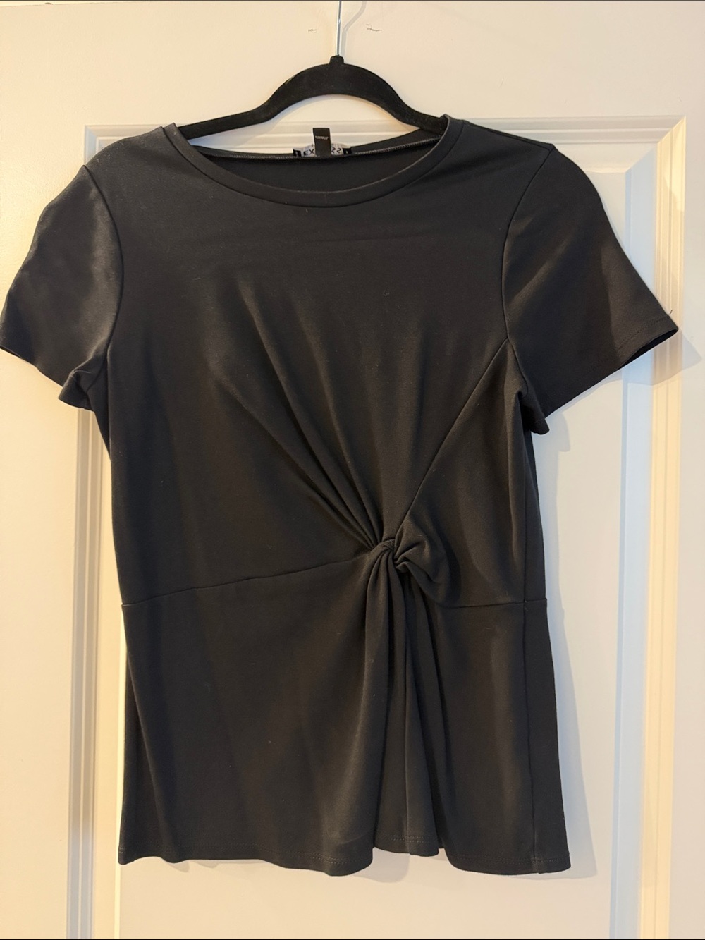 Express Black Short-Sleeve Twist-Front Long Sleeve Tee